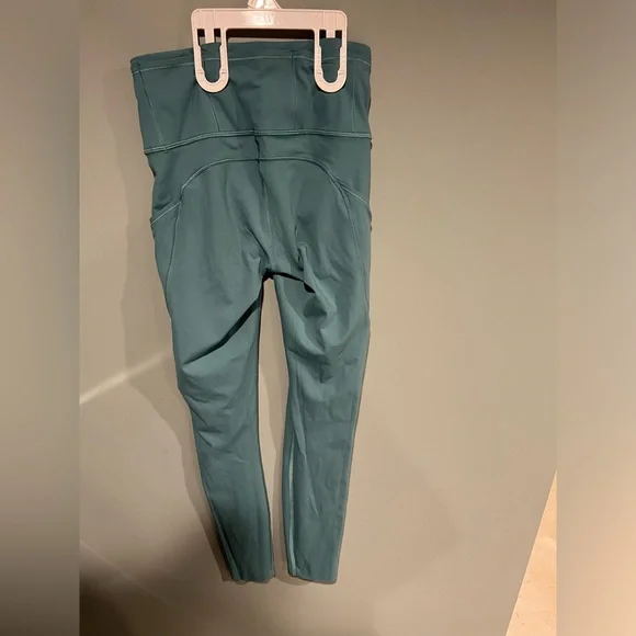 Women’s Lululemon leggings blue size 4. - Picture 2 of 10